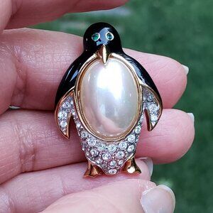 Black Enamel with Gold Tones Penguin Brooch - Vintage